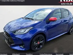 Blau Gebraucht 2022 Toyota Yaris Hybrid Limousine | 21.590 € (Etwas zu teuer)