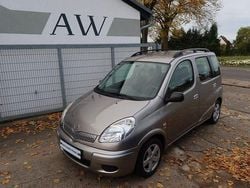 Grau Gebraucht 2005 Toyota Yaris Sol Kombi | 4.550 € (Etwas zu teuer)