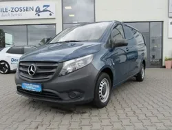 Blau Gebraucht 2018 Mercedes Vito Van / Kleinbus | 15.750 € (Etwas zu teuer)