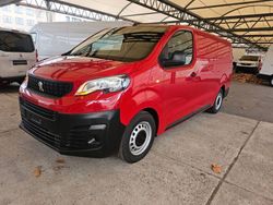 Rot Gebraucht 2024 Peugeot e-Expert Van | 28.750 € (Fairer Preis)