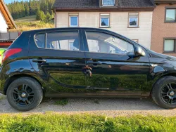 Schwarz Gebraucht 2011 Hyundai i20 Kleinwagen | 2.450 € (Fairer Preis)