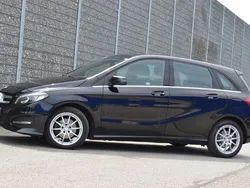 Schwarz Gebraucht 2016 Mercedes B180 Van / Kleinbus | 15.580 € (Guter Preis)