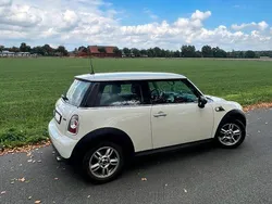 Weiß Gebraucht 2011 Mini ONE Kleinwagen | 3.800 € (Fairer Preis)