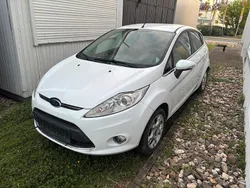 Weiß Gebraucht 2012 Ford Fiesta Kleinwagen | 2.990 € (Guter Preis)