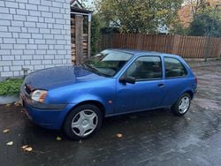 Blau Gebraucht 2002 Ford Fiesta Kleinwagen | 750 € (Guter Preis)