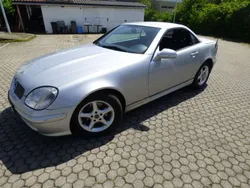 Silber Gebraucht 2000 Mercedes SLK200 Cabrio | 1.950 €