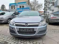 Silber Gebraucht 2005 Opel Astra Edition Limousine | 3.660 € (Etwas zu teuer)