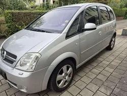 Grau Gebraucht 2006 Opel Meriva Van / Kleinbus | 1.500 € (Fairer Preis)