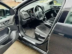 Gebraucht 2016 Renault Mégane IV Intens Kleinwagen | 10.900 € (Etwas zu teuer)
