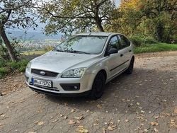 Gebraucht 2005 Ford Focus Ambiente Limousine | 2.250 € (Etwas zu teuer)