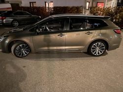 Grün Gebraucht 2020 Toyota Corolla Hybrid Team Kombi | 23.700 € (Etwas zu teuer)