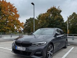 Grau Gebraucht 2020 BMW 330e M Sport Kombi | 32.600 € (Etwas zu teuer)