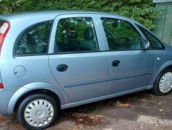 Grau Gebraucht 2003 Opel Meriva Enjoy Van / Kleinbus | 2.150 € (Fairer Preis)