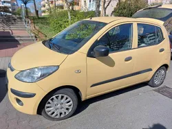 Gelb Gebraucht 2011 Hyundai i10 Kleinwagen | 5.000 €