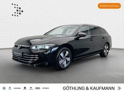 Grenadillschwarz metallic Gebraucht 2024 VW Passat Elegance Kombi | 34.980 € (Superpreis)