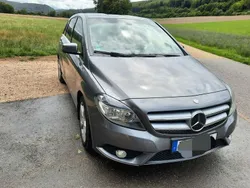 Grau Gebraucht 2013 Mercedes B200 Sport Van / Kleinbus | 8.800 € (Fairer Preis)