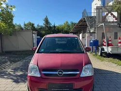 Rot Gebraucht 2003 Opel Meriva Van / Kleinbus | 1.100 €