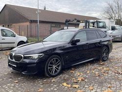 Carbonschwarz metall (metallic) Gebraucht 2021 BMW 520 M Sport Kombi | 24.871 € (Fairer Preis)