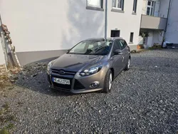 Braun Gebraucht 2013 Ford Focus Titanium Kombi | 6.000 € (Etwas zu teuer)