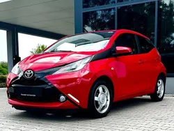 Rot Gebraucht 2015 Toyota Aygo Kleinwagen | 11.700 € (Fairer Preis)