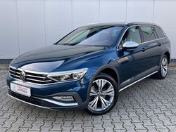 Blau Gebraucht 2023 VW Passat Alltrack Kombi | 29.900 € (Fairer Preis)