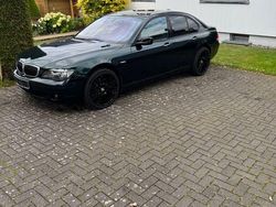 Grün Gebraucht 2007 BMW 750 Limousine | 8.500 € (Superpreis)