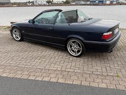 Blau Gebraucht 1995 BMW 320 Cabriolet M Sport Cabrio | 5.300 €