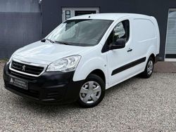 Weiß Gebraucht 2016 Peugeot Partner Van / Kleinbus | 7.990 € (Fairer Preis)