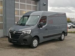 Städtisches grau Gebraucht 2021 Renault Master Van | 25.998 € (Etwas zu teuer)