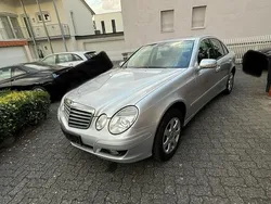Silber Gebraucht 2007 Mercedes E200 Limousine | 7.100 € (Fairer Preis)