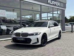 Alpinweiss Gebraucht 2024 BMW 320 M Sport Kombi | 41.250 € (Fairer Preis)