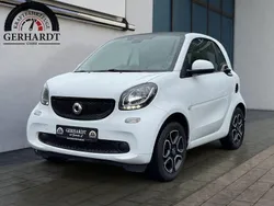 Weiß Gebraucht 2019 Smart ForTwo Coupé Coupé | 10.890 € (Fairer Preis)