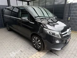 Schwarz Gebraucht 2021 Mercedes V220 Avantgarde Van / Kleinbus | 47.500 € (Etwas zu teuer)
