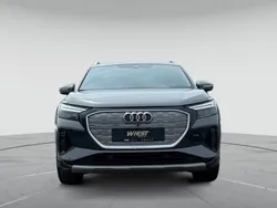 Kieselgrau Gebraucht 2022 Audi Q4 e-tron Ambiente SUV | 28.440 € (Superpreis)