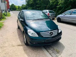 Braun Gebraucht 2006 Mercedes B180 Van / Kleinbus | 1.699 € (Fairer Preis)