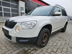 Weiß Gebraucht 2014 Skoda Yeti Easy SUV | 2.777 €