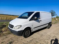 Weiß Gebraucht 2006 Mercedes Vito Van / Kleinbus | 1.700 €