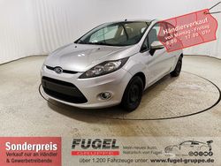 Polarsilber metallic Gebraucht 2012 Ford Fiesta Champions Edition Kleinwagen | 1.899 € (Guter Preis)