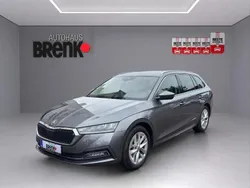 Graphitegrau metallic Gebraucht 2024 Skoda Octavia Style Kombi | 27.950 € (Fairer Preis)
