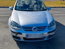 Silber Gebraucht 2004 VW Golf V Limousine | 2.499 € (Fairer Preis)