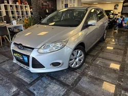 Silber Gebraucht 2014 Ford Focus Kombi | 4.950 € (Guter Preis)