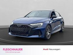 Blau Neu 2025 Audi RS3 Sport Limousine | 69.990 €