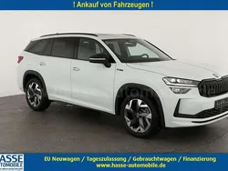 Moon white metallic Neu 2025 Skoda Kodiaq SportLine SUV | 47.995 € (Teuer)