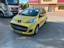 Gelb Gebraucht 2011 Peugeot 107 Urban Move Kleinwagen | 2.300 € (Fairer Preis)