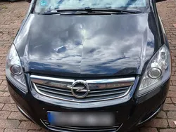 Schwarz Gebraucht 2014 Opel Zafira Van / Kleinbus | 5.800 € (Guter Preis)