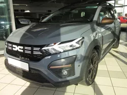 Grau Gebraucht 2024 Dacia Jogger Extreme Limousine | 20.600 € (Fairer Preis)