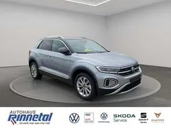 Pyritsilber metallic schwarz Gebraucht 2024 VW T-Roc Style SUV | 29.850 € (Fairer Preis)