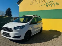 Weiß Gebraucht 2017 Ford Tourneo Courier Sport Van / Kleinbus | 10.500 € (Fairer Preis)