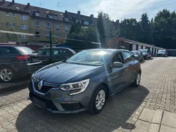 Grau Gebraucht 2017 Renault Mégane IV Life Limousine | 7.500 € (Fairer Preis)