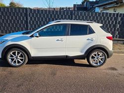 Weiß Gebraucht 2018 Kia Stonic Vision SUV | 11.500 € (Fairer Preis)